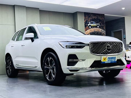 2026 Volvo XC60 II Рестайлинг 2, белый, 4931264 рублей, вид 3
