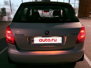 2013 Skoda Fabia II Рестайлинг, серебристый, 650000 рублей, вид 5