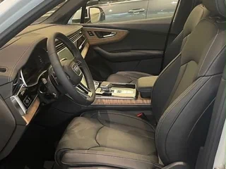 2026 Audi Q7 50 TDI II (4M) Рестайлинг 2, серый, 14900000 рублей, вид 5