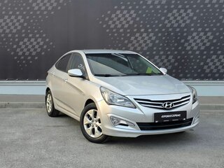 2015 Hyundai Solaris I Рестайлинг, серебристый, 890000 рублей, вид 3