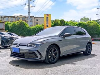 2023 Volkswagen Golf VIII, серый, 1900000 рублей, вид 1