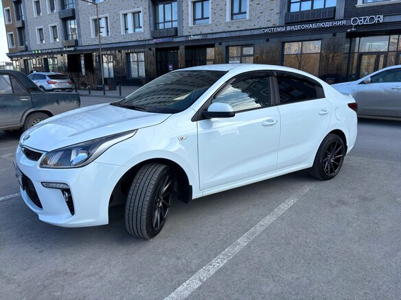2018 Kia Rio IV, белый, 1350000 рублей