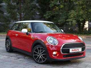 2018 Mini Hatch Cooper III (F55/F56) Рестайлинг, красный, 1700000 рублей, вид 1