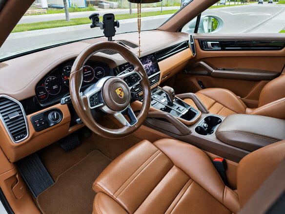 2021 Porsche Cayenne Coupé III, серый, 8500000 рублей - вид 6