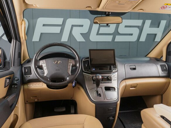 2016 Hyundai H-1 II Рестайлинг, серебристый, 2669000 рублей - вид 5