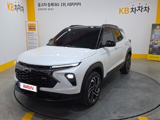 2023 Chevrolet TrailBlazer III, белый, 1870777 рублей, вид 1