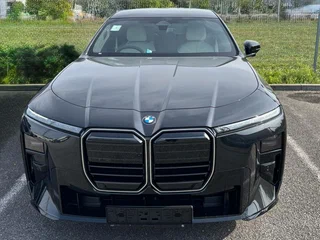 2026 BMW 7 серии 740 xDrive VII (G70) Рестайлинг, чёрный, 21900000 рублей, вид 3