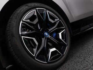 2022 BMW iX xDrive40 I (I20), серый, 7900000 рублей, вид 4