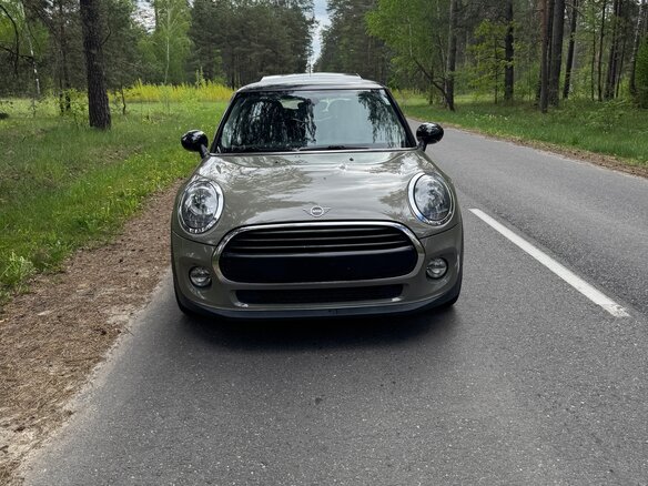 2018 Mini Hatch Cooper III (F55/F56), серый, 1510000 рублей - вид 2
