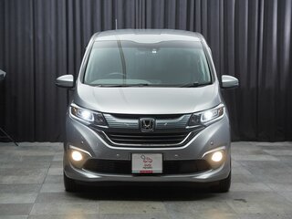 2018 Honda Freed II, серебристый, 1379000 рублей, вид 2