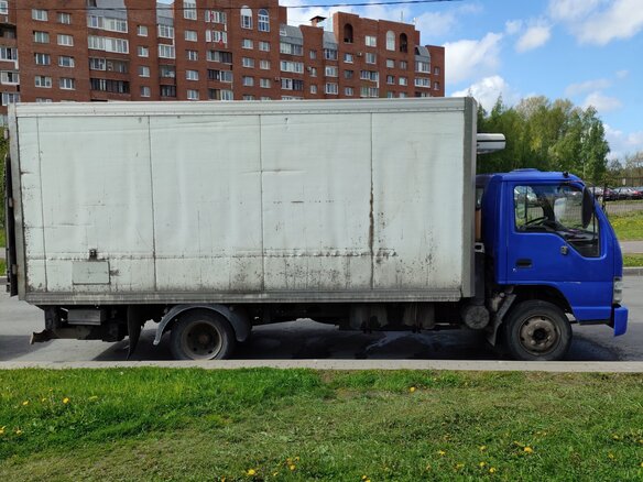 2010 Isuzu Elf (N-series), синий, 850000 рублей - вид 2