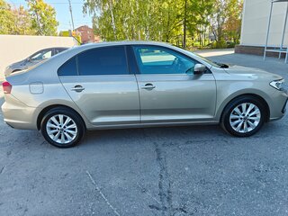 2021 Volkswagen Polo VI, бежевый, 1840000 рублей, вид 3