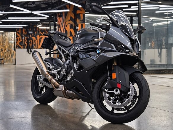 2025 BMW S 1000 RR, серый, 2199999 рублей