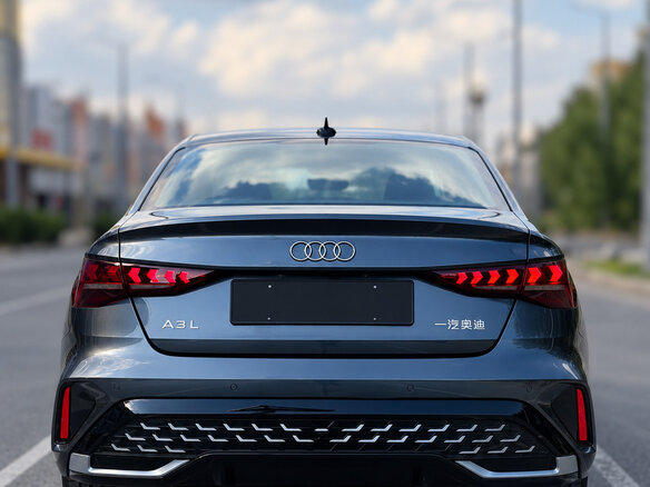 2022 Audi A3 35 TFSI Long IV (8Y), серый, 2250000 рублей - вид 2