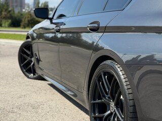 2019 BMW 5 серии M550d xDrive VII (G30/G31/G38), серый, 4500000 рублей, вид 3
