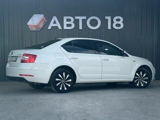 2019 Skoda Octavia III (A7) Рестайлинг, белый, 1759000 рублей, вид 3