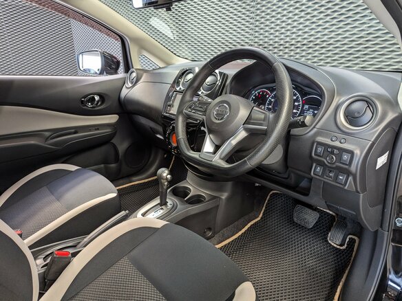 2017 Nissan Note II Рестайлинг, чёрный, 940000 рублей - вид 9