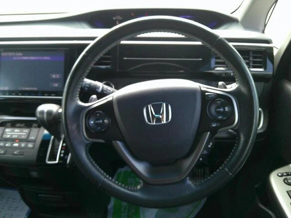 2017 Honda Stepwgn Spada V, белый, 1470000 рублей - вид 10