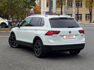 2017 Volkswagen Tiguan II, белый, 2140000 рублей, вид 3