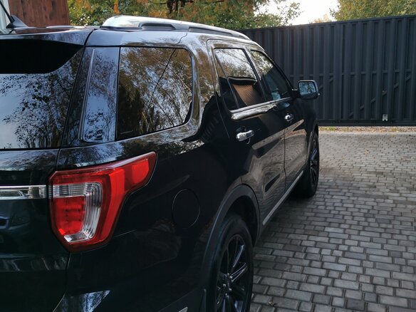 2019 Ford Explorer V Рестайлинг 2, чёрный, 3550000 рублей - вид 4