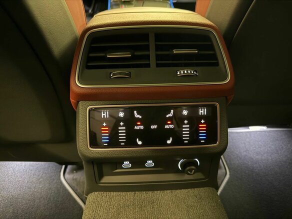 2026 Audi A7 L 45 TFSI II (4K), чёрный, 7098000 рублей - вид 23