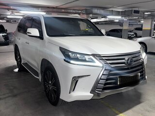 2017 Lexus LX 570 III Рестайлинг 2, белый, 9750000 рублей, вид 4