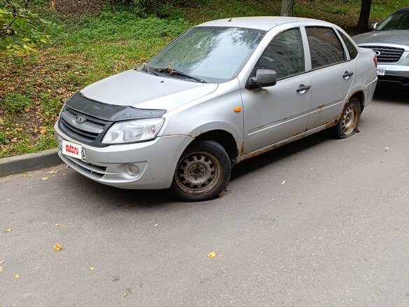 2014 Lada (ВАЗ) Granta I, серебристый, 200000 рублей
