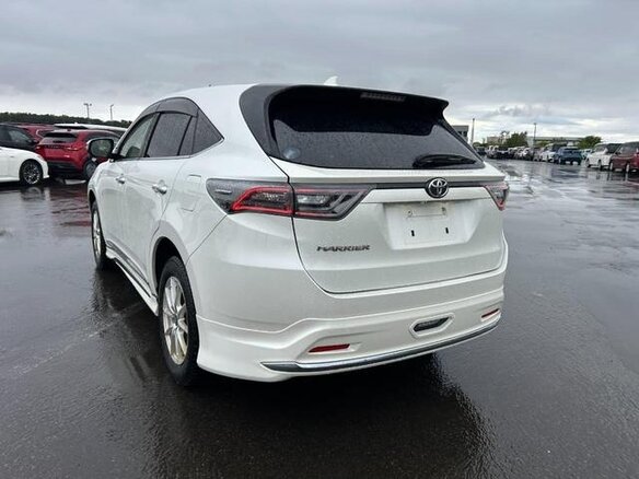 2015 Toyota Harrier III (XU60), белый, 1950055 рублей - вид 6