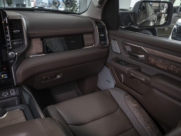2026 Ram 1500 Crew Cab V Рестайлинг, синий, 9590000 рублей - вид 29