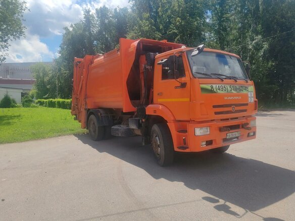 2017 КамАЗ Мусоровоз/Мультилифт, оранжевый, 2400000 рублей