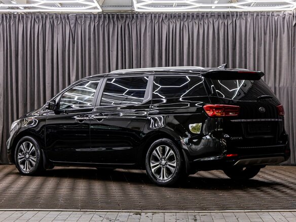 2019 Kia Carnival III, чёрный, 2795000 рублей - вид 3