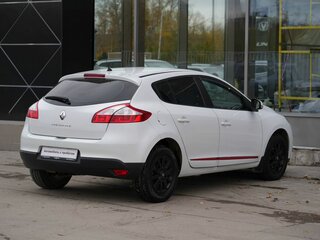 2013 Renault Megane III Рестайлинг, белый, 990000 рублей, вид 5
