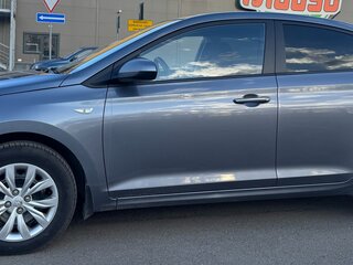 2018 Hyundai Solaris II, серый, 1340000 рублей, вид 3