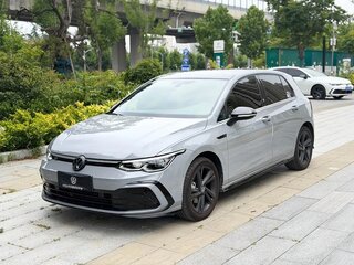 2023 Volkswagen Golf VIII, серый, 1690032 рублей, вид 3