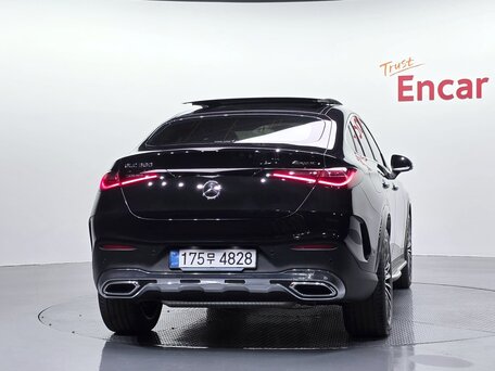 2023 Mercedes-Benz GLC Coupe 300 II (C254), чёрный, 7000000 рублей, вид 4