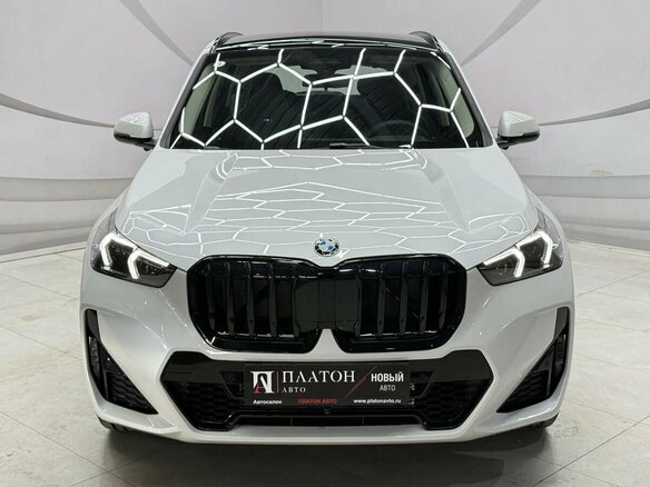 2026 BMW X1 Long 25Li xDrive III (U11/U12), белый, 5549000 рублей - вид 1