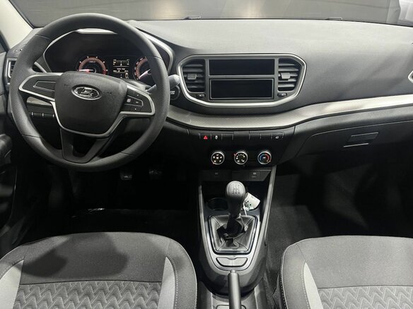 2026 Lada (ВАЗ) Vesta I Рестайлинг (NG), чёрный, 1581000 рублей - вид 8