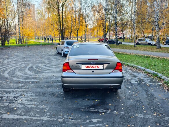 2004 Ford Focus I Рестайлинг, бежевый, 280000 рублей - вид 4