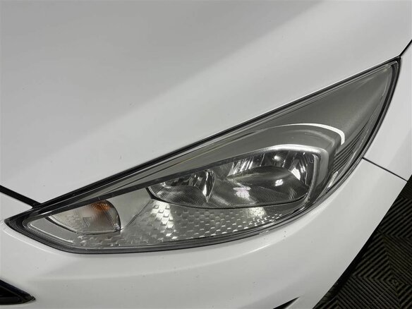 2017 Ford Focus III Рестайлинг, белый, 1025000 рублей - вид 14