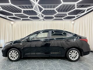 2017 Hyundai Solaris II, чёрный, 1379000 рублей, вид 3