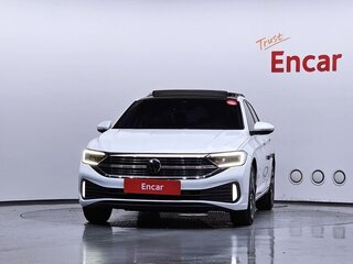 2022 Volkswagen Jetta VII Рестайлинг, белый, 1900000 рублей, вид 3