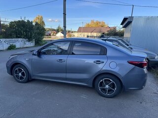 2018 Kia Rio IV, серый, 1100000 рублей, вид 3
