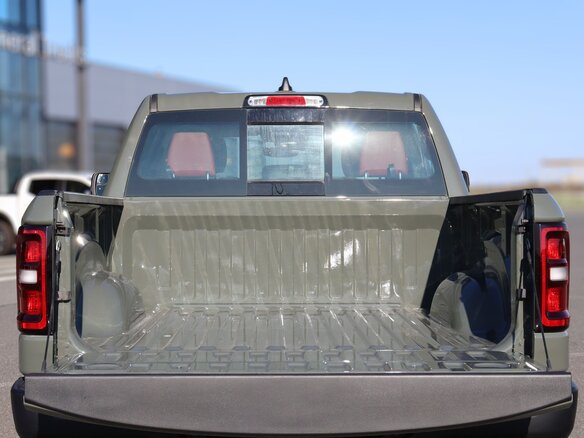 2026 Ram 1500 Crew Cab V Рестайлинг, зелёный - вид 15