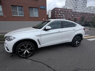 2019 BMW X6 30d III (G06), белый, 4900000 рублей, вид 1