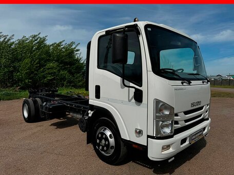 2024 Isuzu Elf (N-series), белый, 4900000 рублей, вид 1
