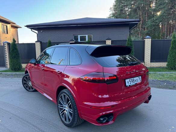 2016 Porsche Cayenne Diesel II Рестайлинг (958), красный, 4350000 рублей - вид 13