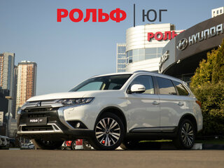 2020 Mitsubishi Outlander III Рестайлинг 3, белый, 2678000 рублей, вид 1