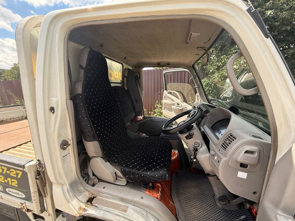 2002 Toyota Dyna, белый, 900000 рублей - вид 10