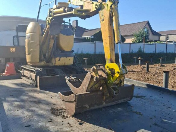 2014 Komatsu PC10, жёлтый, 900000 рублей - вид 2
