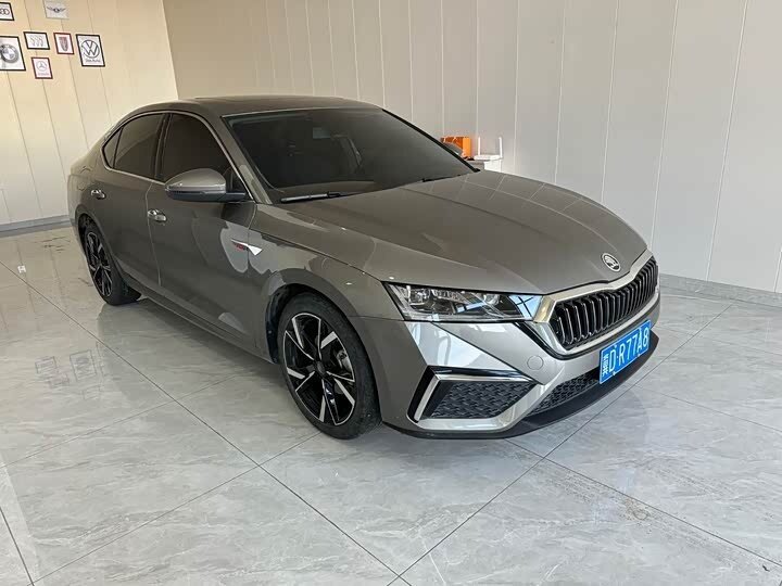 Открыть фотографии: Skoda Octavia IV (A8)